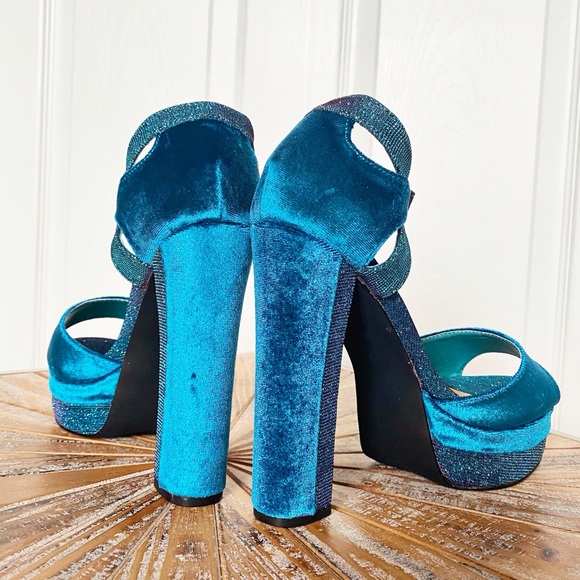 NIB Shoe Dazzle Teal Velvet Platform Sandals - Picture 2 of 12